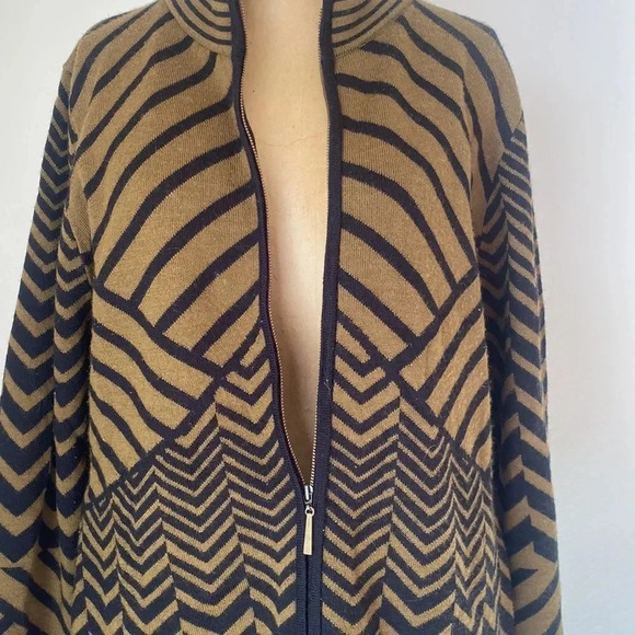 Striped Women's Cardigan Sweater - Black and Brown - Picture 8 of 10